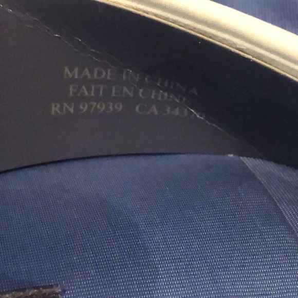 Forsyth of Canada wrinkle free white color blue button down cuff sleeves shirt - Picture 7 of 9